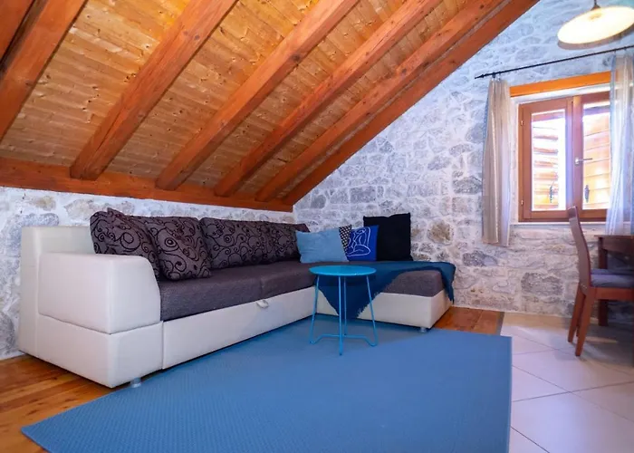Stone House Marino بيت للعطل تروغير
