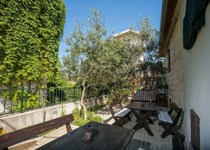 Stone House Marino تروغير