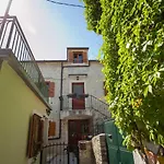 Stone House Marino בית נופש