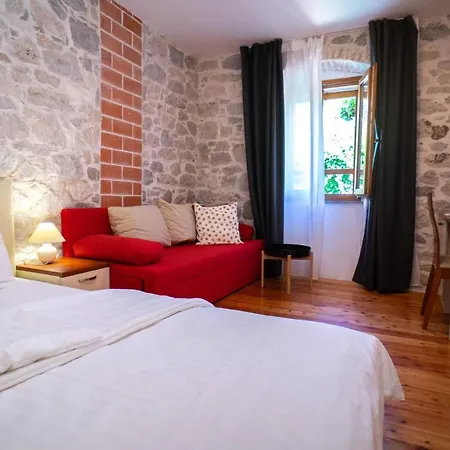 Stone House Marino * 特罗吉尔