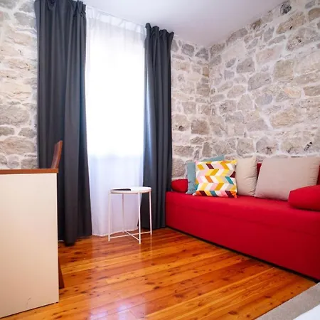 Stone House Marino * 特罗吉尔